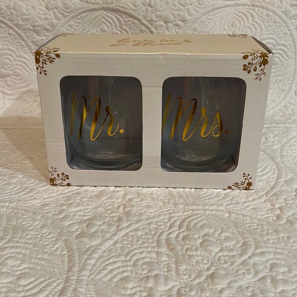 Home Essentials Mr and‎ Mrs Love in bloom stemless wine glasses, NWT